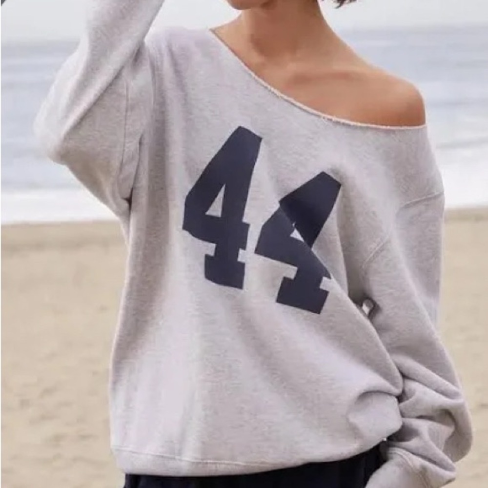 Casual Off-Shoulder Gray 14 Brandy Melville Sweater